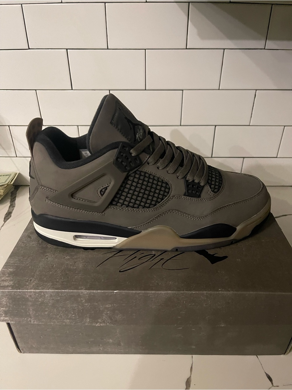 Men’s Retro 4 Cave Stone Size 13.